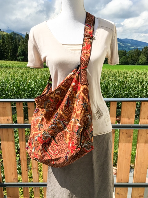 Sac à bandoulière brun en coton batik