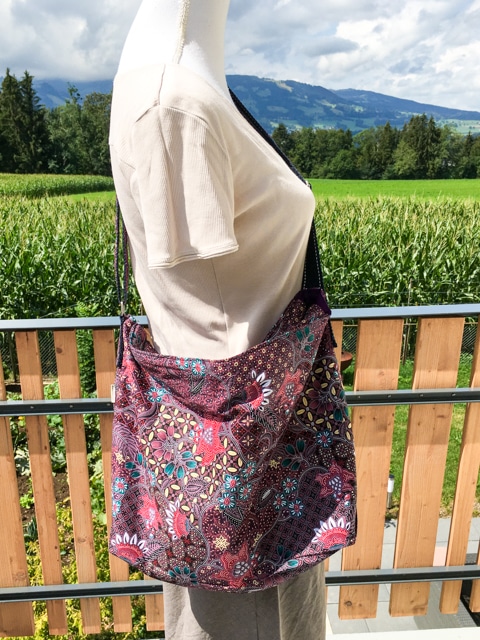 Sac à bandoulière violet en coton batik